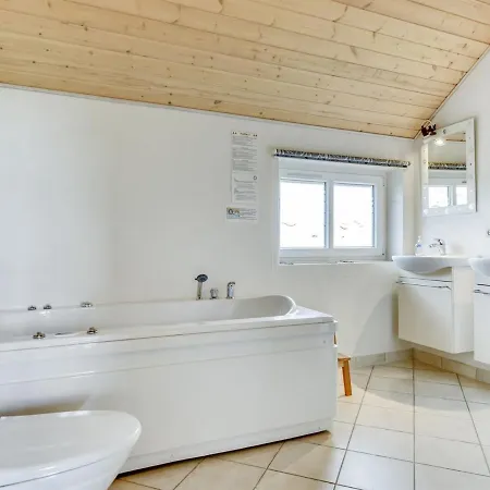 Holiday home Sigbritt - 100m From The Sea In Se Jutland By Interhome